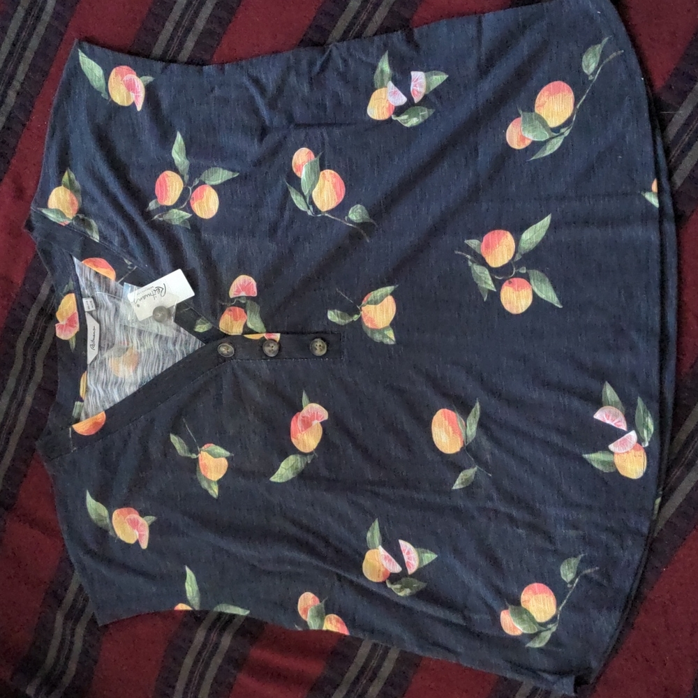 Cute peach top